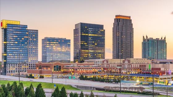 Located in Atlanta’s desirable West Midtown, 568 West offers a stunning collection of new 4-story townhomes