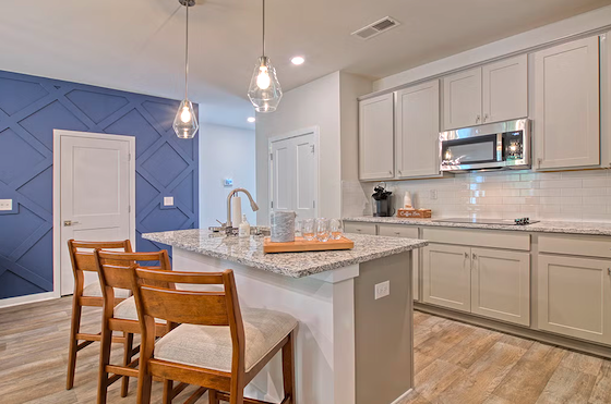 Modern Comfort Meets Convenience in Creekbend Overlook
