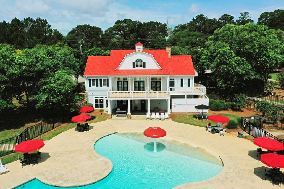 River Walk Farm offers resort-style amenities